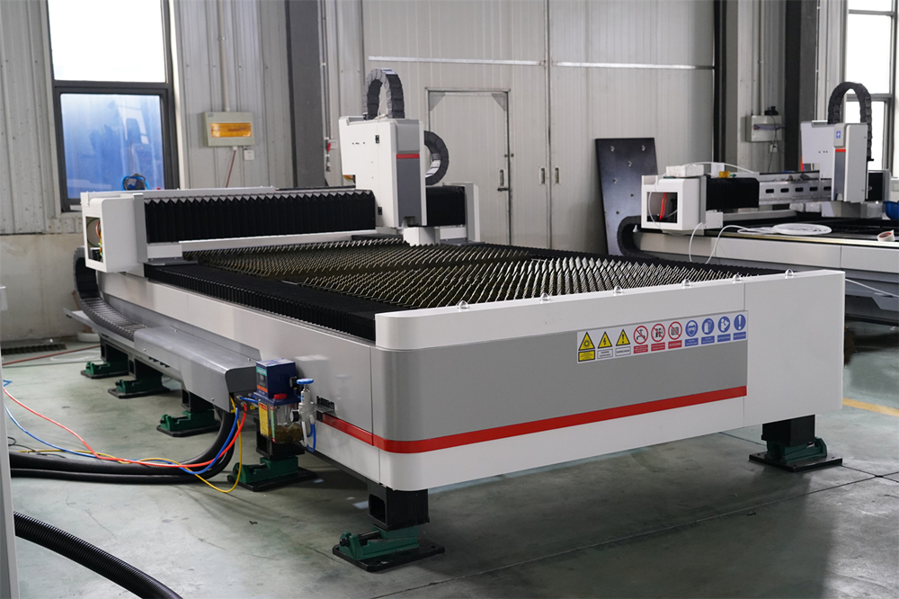 3015 4kw 1kw 2kw 3kw Stainless Steel Cnc Fiber Laser Cutting Machine 3015 4kw 1kw 2kw 3kw Mesin Pemotong Laser Serat Cnc Stainless Steel