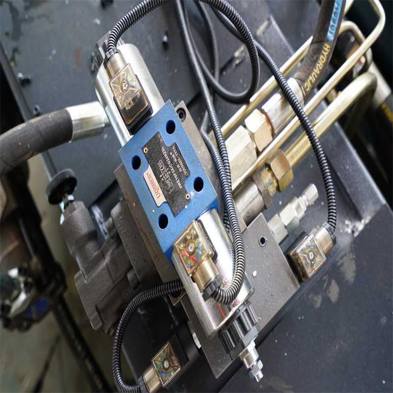 Cnc Press Brake Kanthi Photoelectric Guard Electro-Hydraulic Synchronous Bending Machine