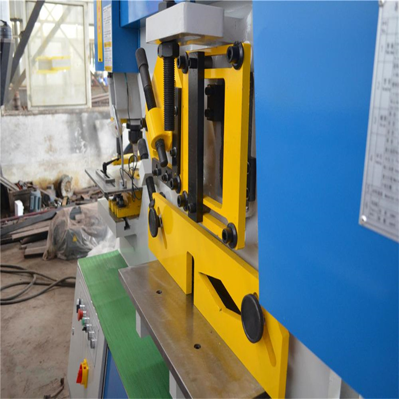 Kualitas Tinggi Plat Bending Cnc Hydraulic Iron Worker Machine Punching Press Machine