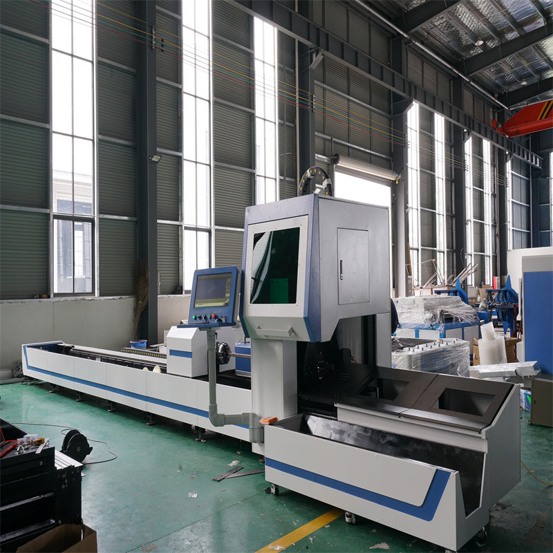 Peralatan Laser Industri 1000w Cnc Fiber Laser Cutting Machine Kanggo Steel Metal Sheet