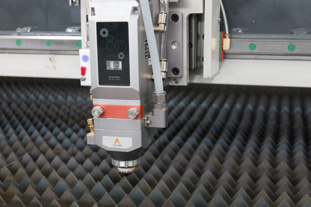 High Precision Serat Laser Cutting Metal Stainless Steel Karbon 2000w